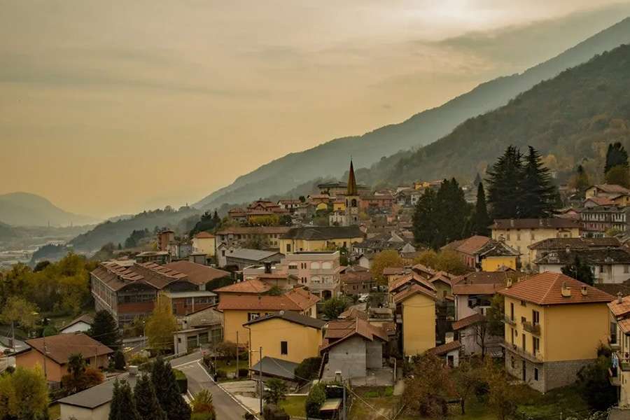 Val Corcera / CASALE CORTE CERRO