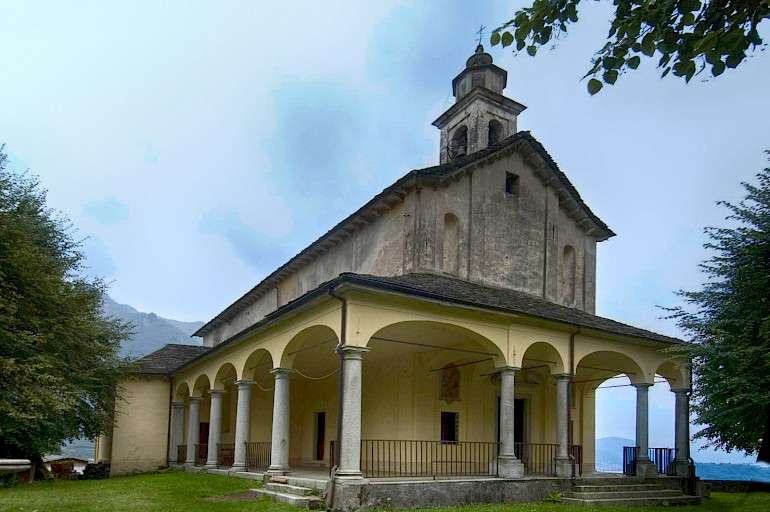 Santuario Madonna del Popolo / OMEGNA